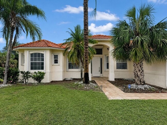 Building Photo - Private Estate Living on 2.6 Acres in Golden Gate Estates