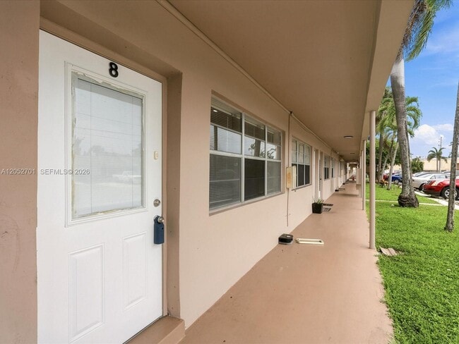 Photo - 230 SW 11th Ave Unit 8