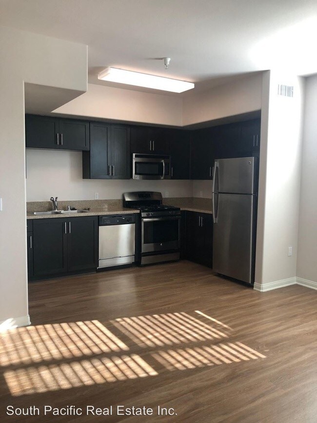 The Strohm Building - The Strohm Building Apartments