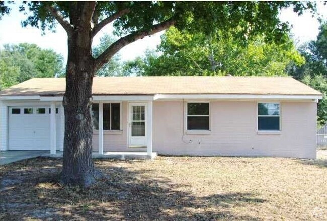 Building Photo - 3-Bedroom/ 1.5-Bath - Delightful Home in F...