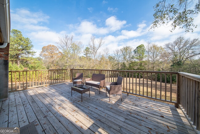 161 Calhoun Rd
