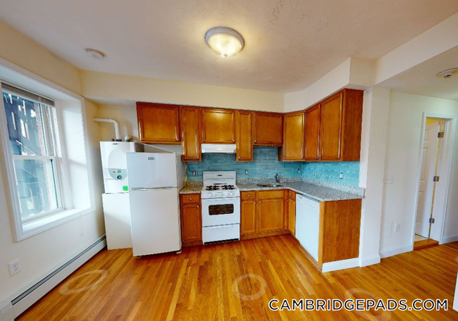 Photo - 1056 Cambridge St Apartment Unit 3R