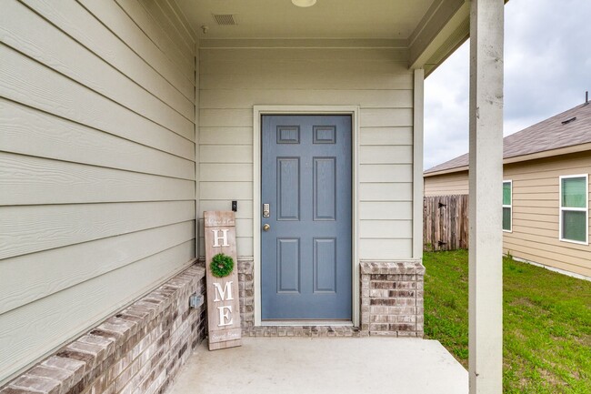Photo - 3-BEDROOM NEWER CONSTRUCTION IN CONVERSE