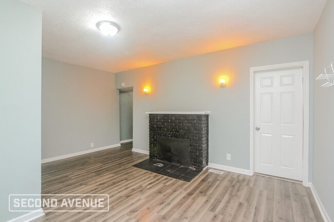 Photo - 3636 N Dearborn St