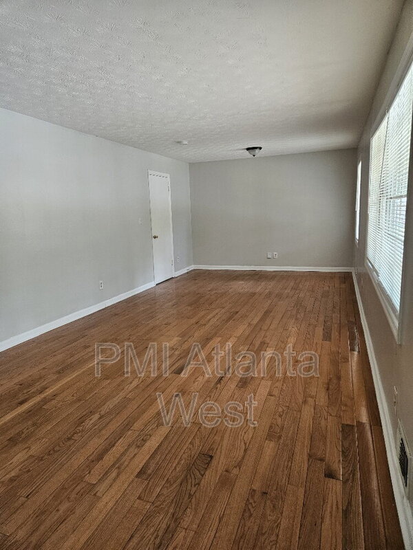 Photo - 2250 Sandgate Cir SW