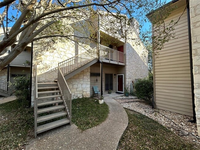 Building Photo - 3809 Spicewood Springs Rd Unit 208