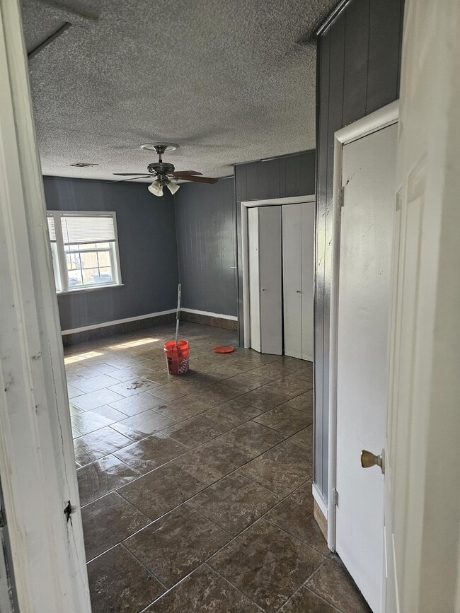 Photo - 409 S 190th E Ave
