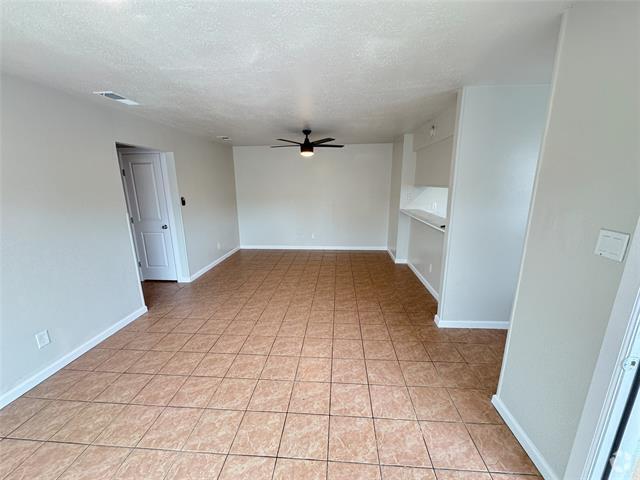Building Photo - 3900 Camelot St Rental