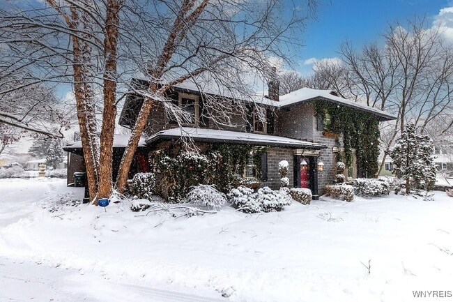 Photo - 72 N Long St