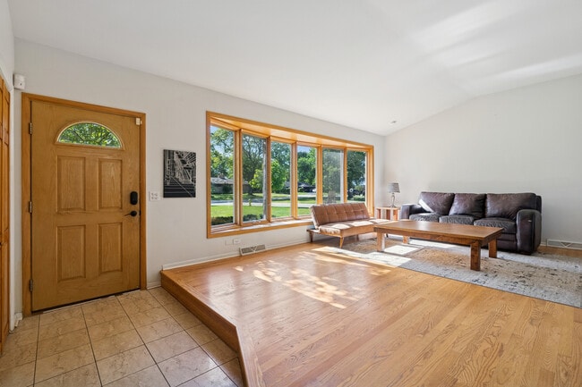 Photo - 1037 Heatherfield Ln