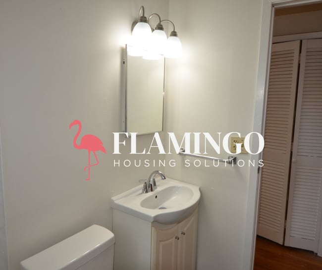 Photo - 4315 Sheller Ave Unit 4317 Sheller Right