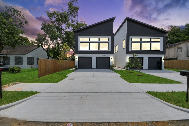 Building Photo - 7117 Eastwood St