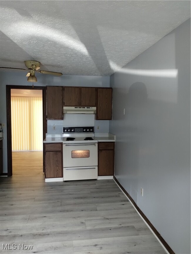 Photo - 31 1/2 Elm St