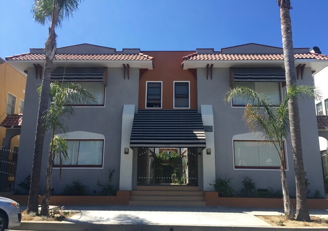 Building Photo - 1334 2nd St Unit 16