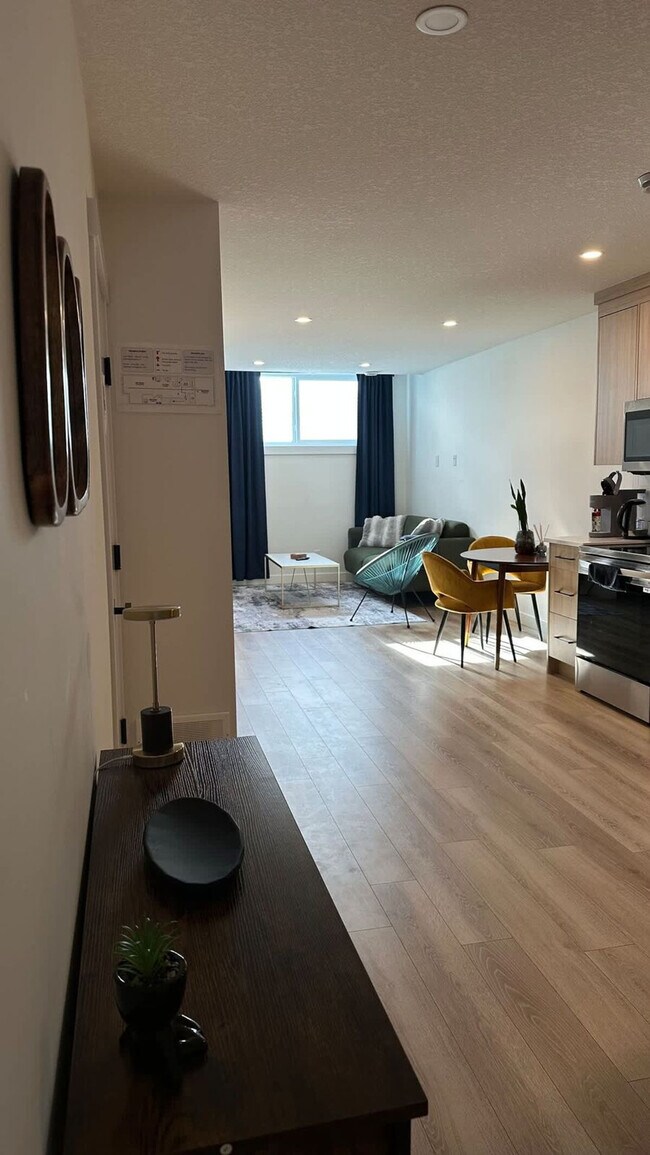 Photo - 7132-7134 34 Ave NW Unit SI ID1588214P
