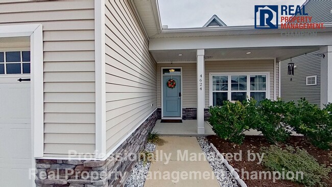 Photo - Immaculate 4 BD/3 BA Home w/Screened Porch and Fenced Back Yard