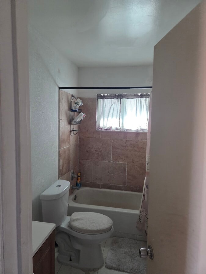 Photo - 2360 NW 20th St