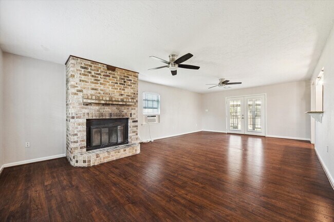 Photo - 2226 103rd St