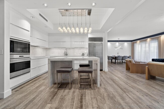 Photo - 2301 Collins Ave Unit Ph14