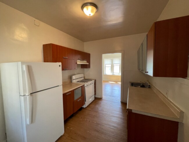 Photo - 832 S Austin Blvd