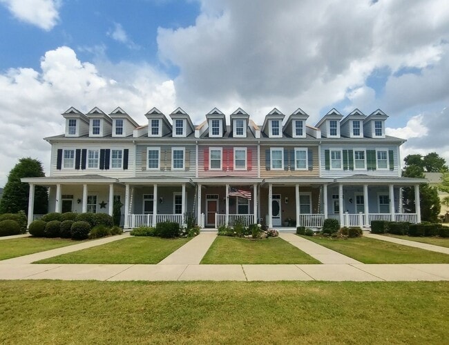 Building Photo - 3350 Pampas Dr