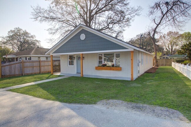 Photo - 921 Hillsboro Dr