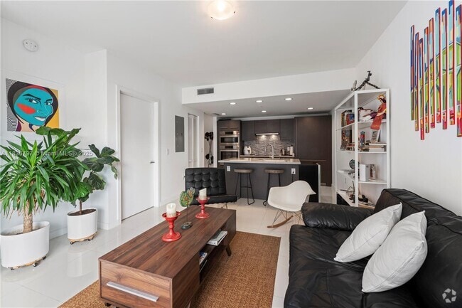 Building Photo - 7875 NW 107th Ave Unit 705 Rental