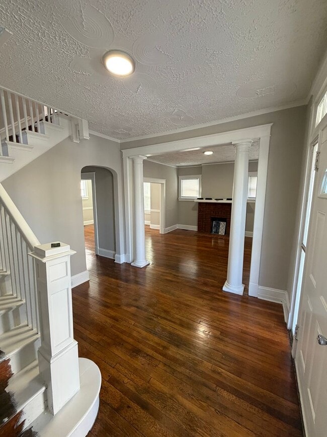 Photo - Beautifully Renovated 4bdrm/1.5bth Home Located in Richmond's Northside!!