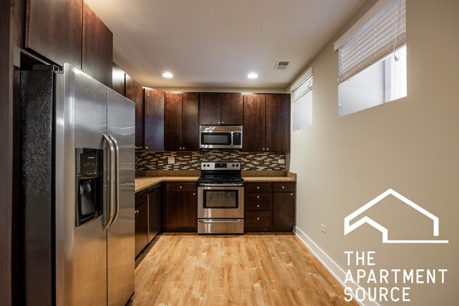 Photo - 3138 S Indiana Ave Unit 106