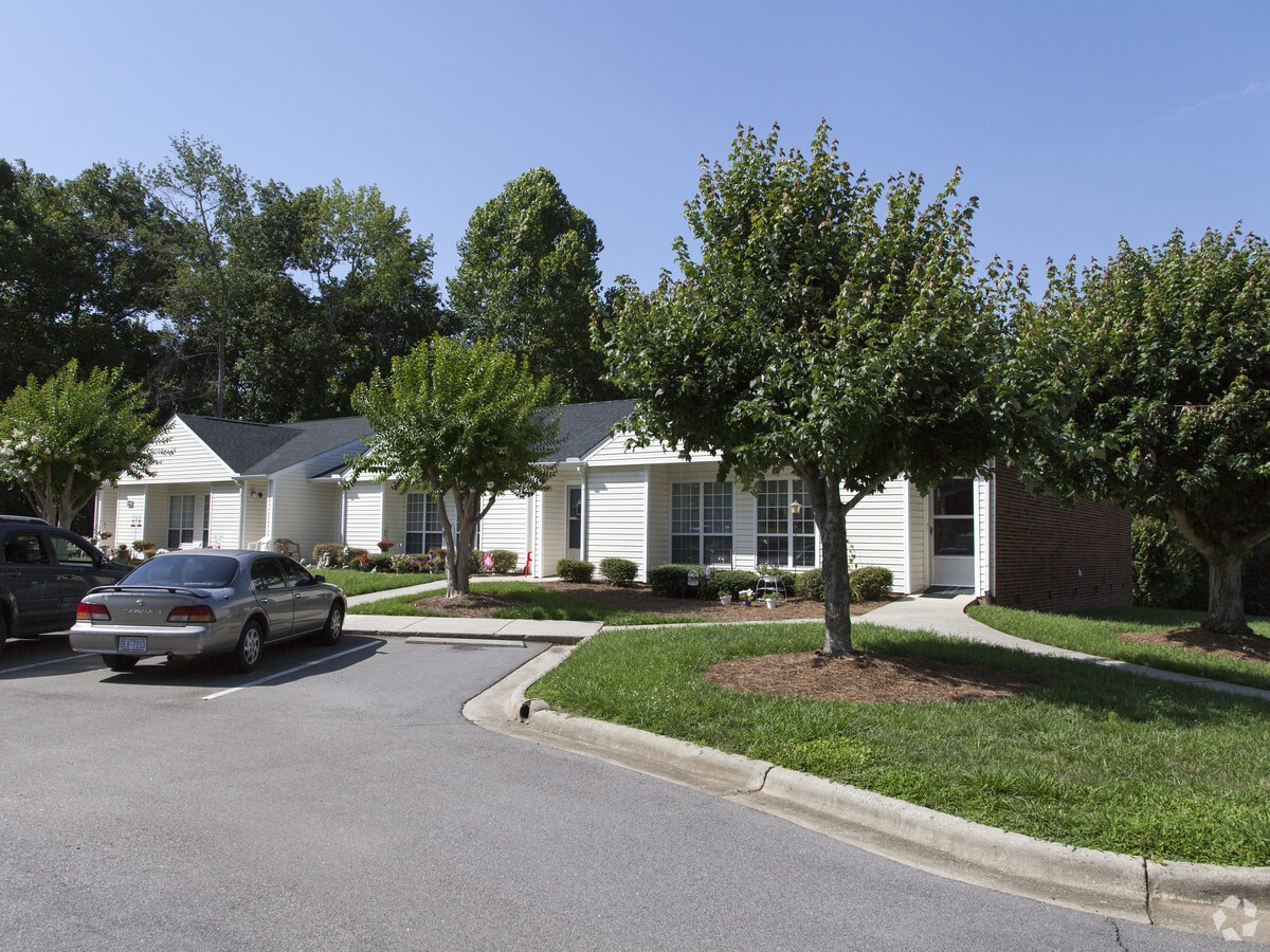 Side View - Sheffield Manor Apartments