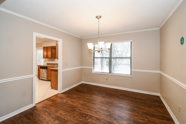 Photo - 970 Sandstone Dr