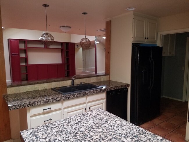 Photo - 1400 Pebble Ct