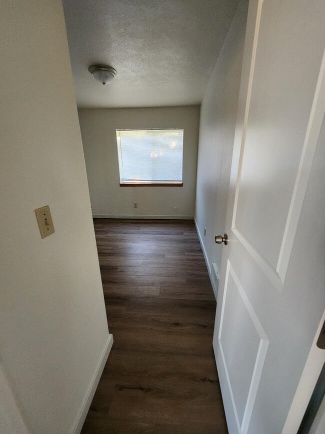 Photo - 2580 Lyon St SE