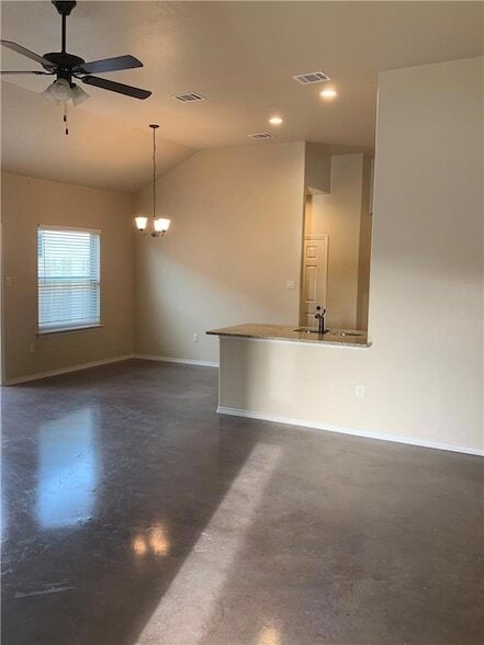 Photo - 379 Joanne Lp Unit B