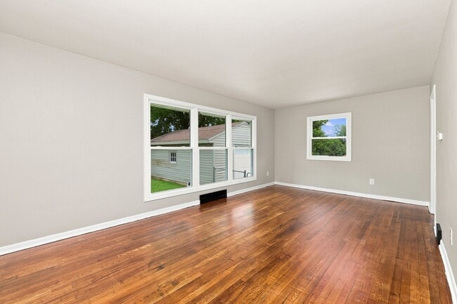 Photo - 248 Canterbury Dr