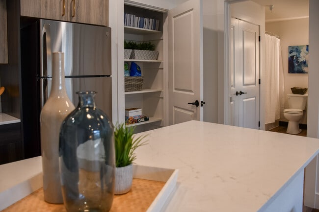 PARA ESTRENAR - Lakeview Apartments