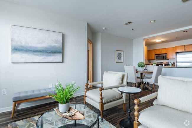 2BR, 2BA - 1,150SF - Bayshore Place