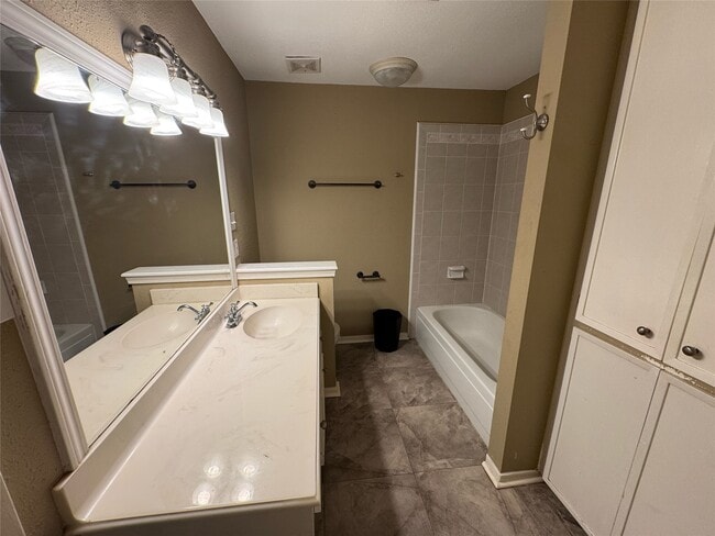 Photo - 13115 Ravensway Dr