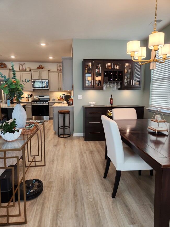 Photo - 752 Flowering Br Ave