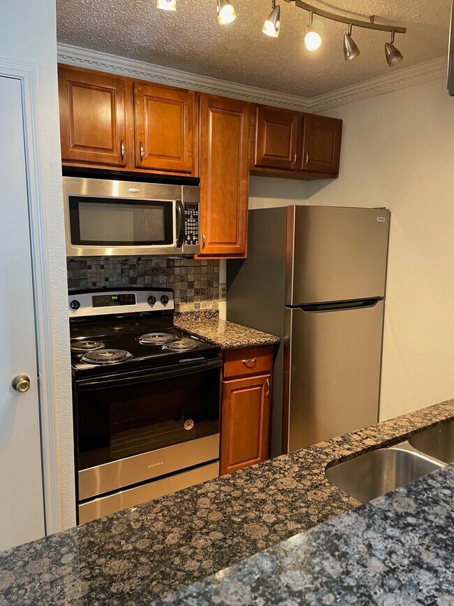 Photo - 2121 Hepburn St Unidad 1224