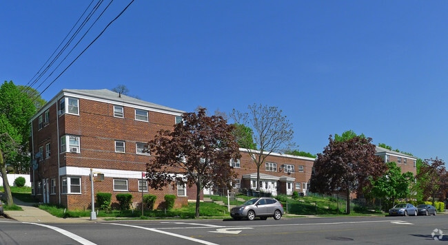 Building Photo - 21601 Hillside Ave Rental