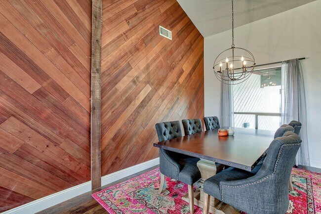 Photo - 466 Woodcliff Dr Unit House