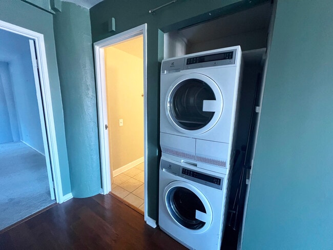 Photo - 345 N Canal St Unit 1205