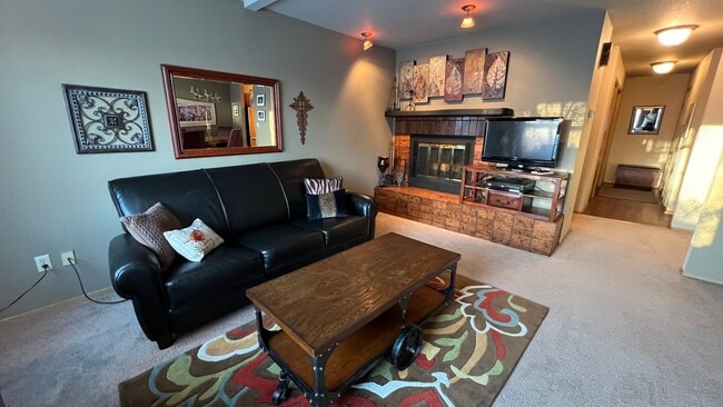 2 Bedroom Jewel Lake Condo with Beautiful ... - 2 Bedroom Jewel Lake Condo with Beautiful ...