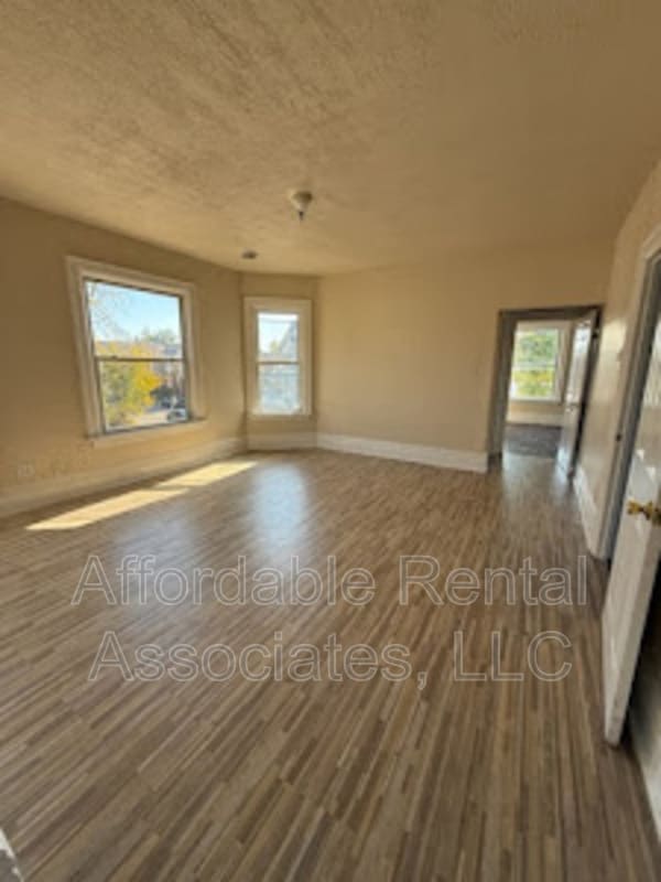 Photo - 1500 W Greenfield Ave Unit Upper