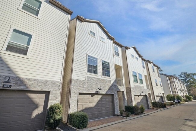 Photo - 10926 Brookeshire Chase Ln