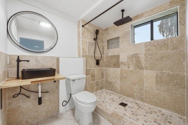 Photo - 2529 Rainbow Dr