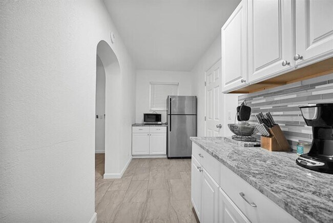 Photo - 201 SE 23rd St Unit 4
