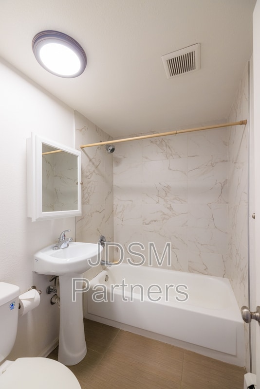 Photo - 2455 Bryant St