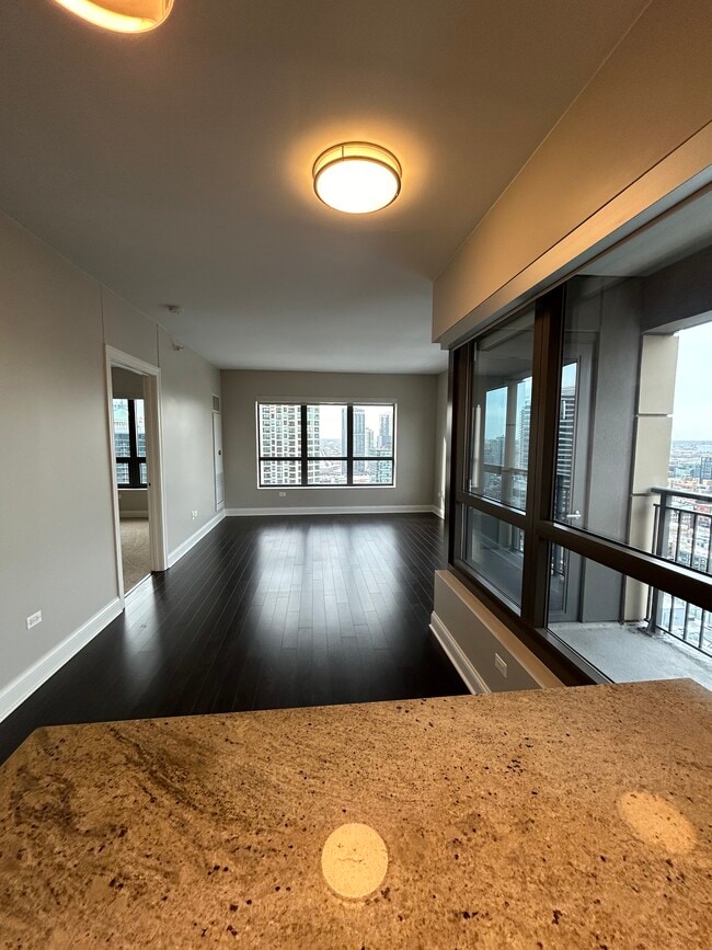 Photo - 68 W Hubbard St Unidad 2302